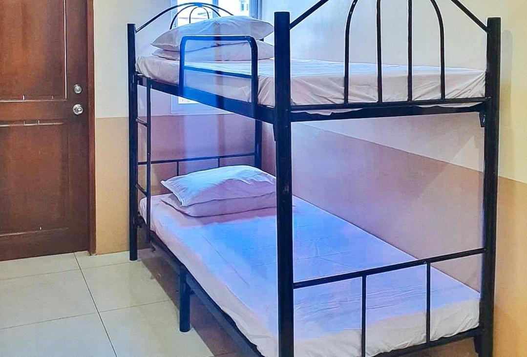 Reddoorz @ Rsl Transient House Iloilo Hotel Bagian luar foto